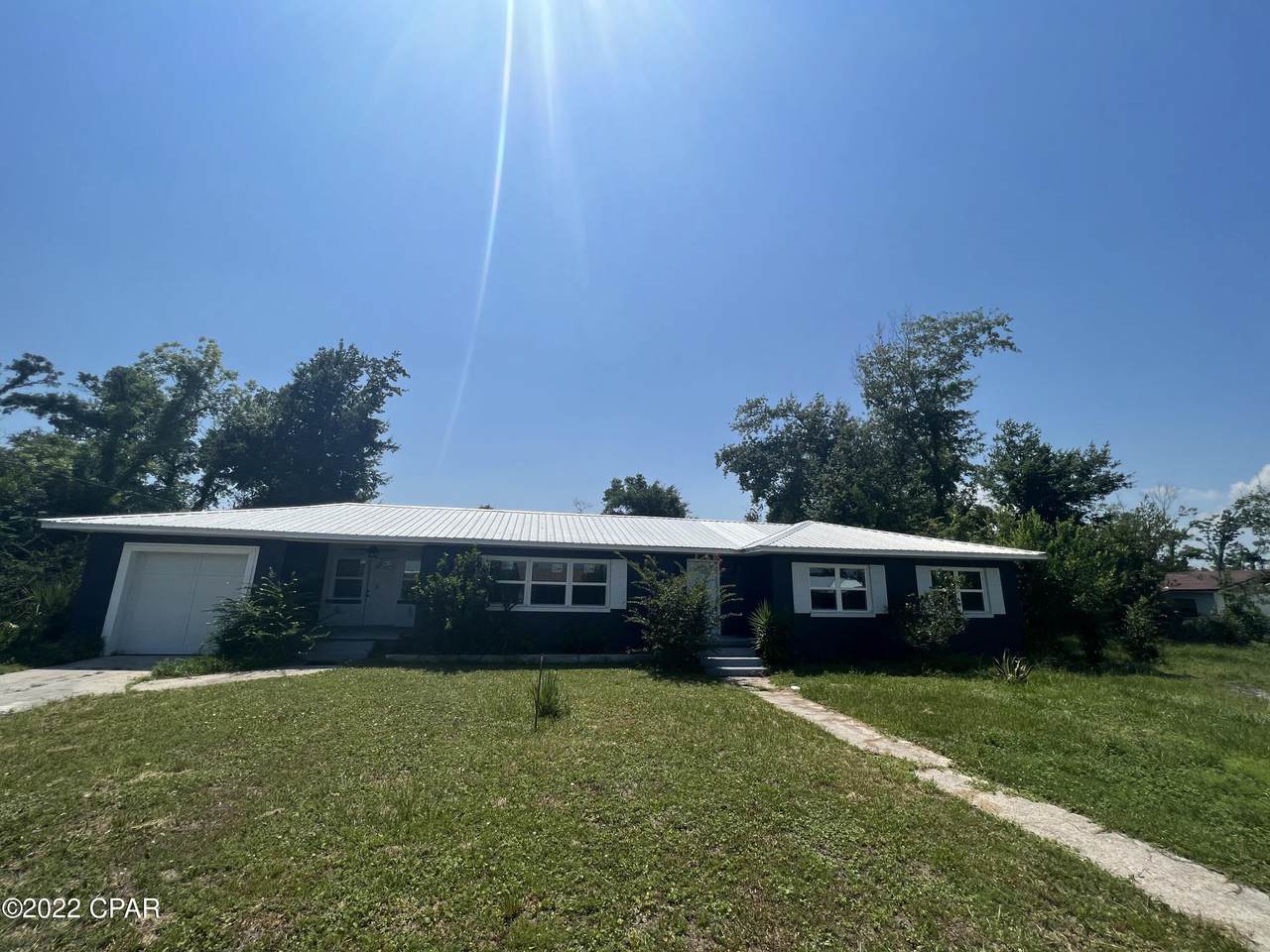 1515 Grace Avenue - Photo 1