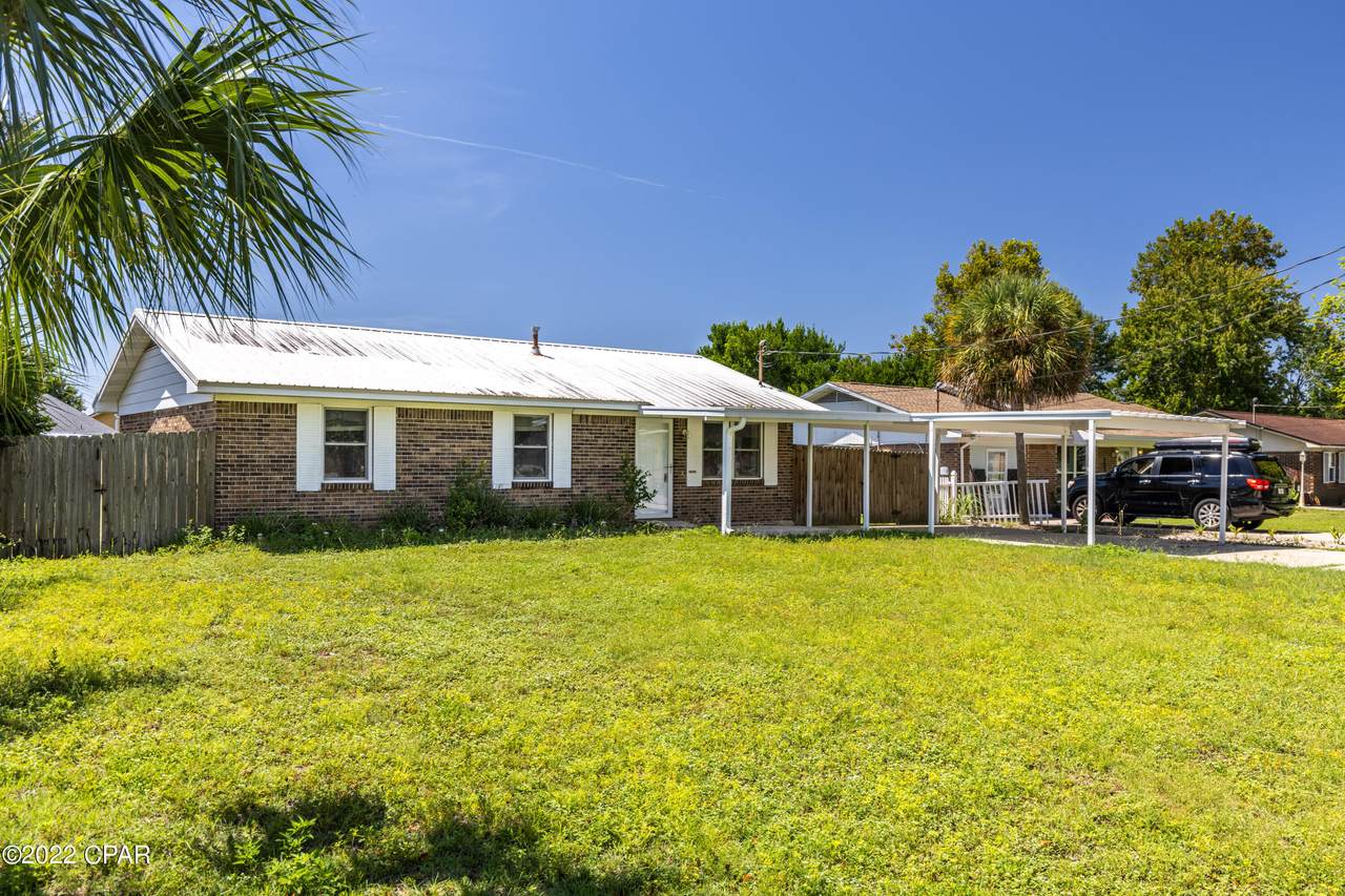 128 Circle Drive - Photo 1
