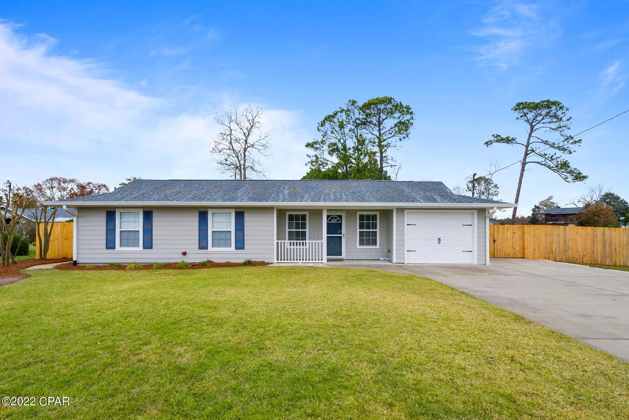 115 Circle Drive - Photo 1