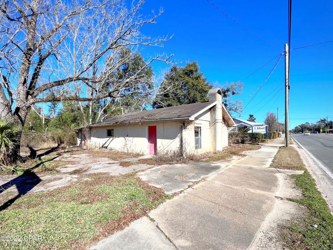 1136 Highway 90 - Photo 1