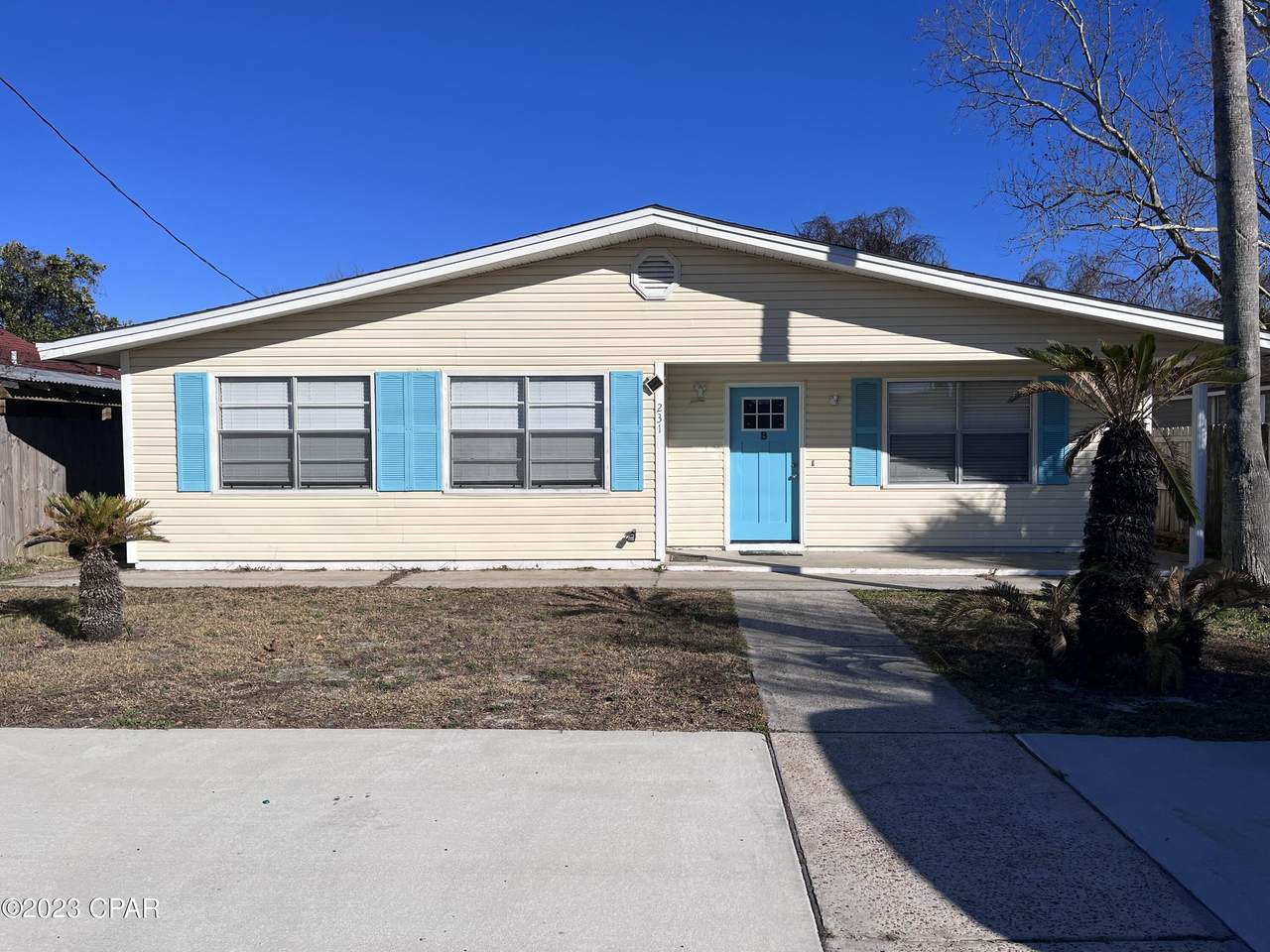 231 Poinsettia Drive - Photo 1