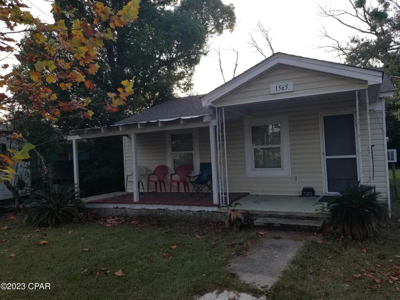 1565 Chandlee Avenue - Photo 1