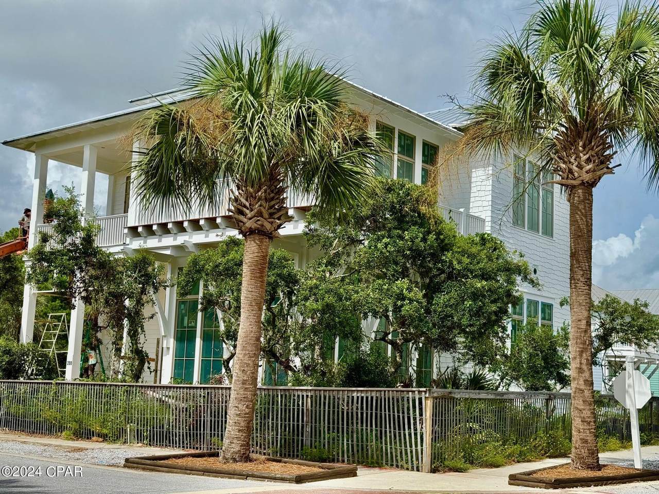 200 Parkshore Court - Photo 1