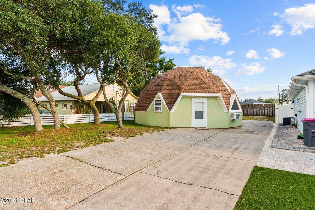 21415 Dolphin Avenue - Photo 1