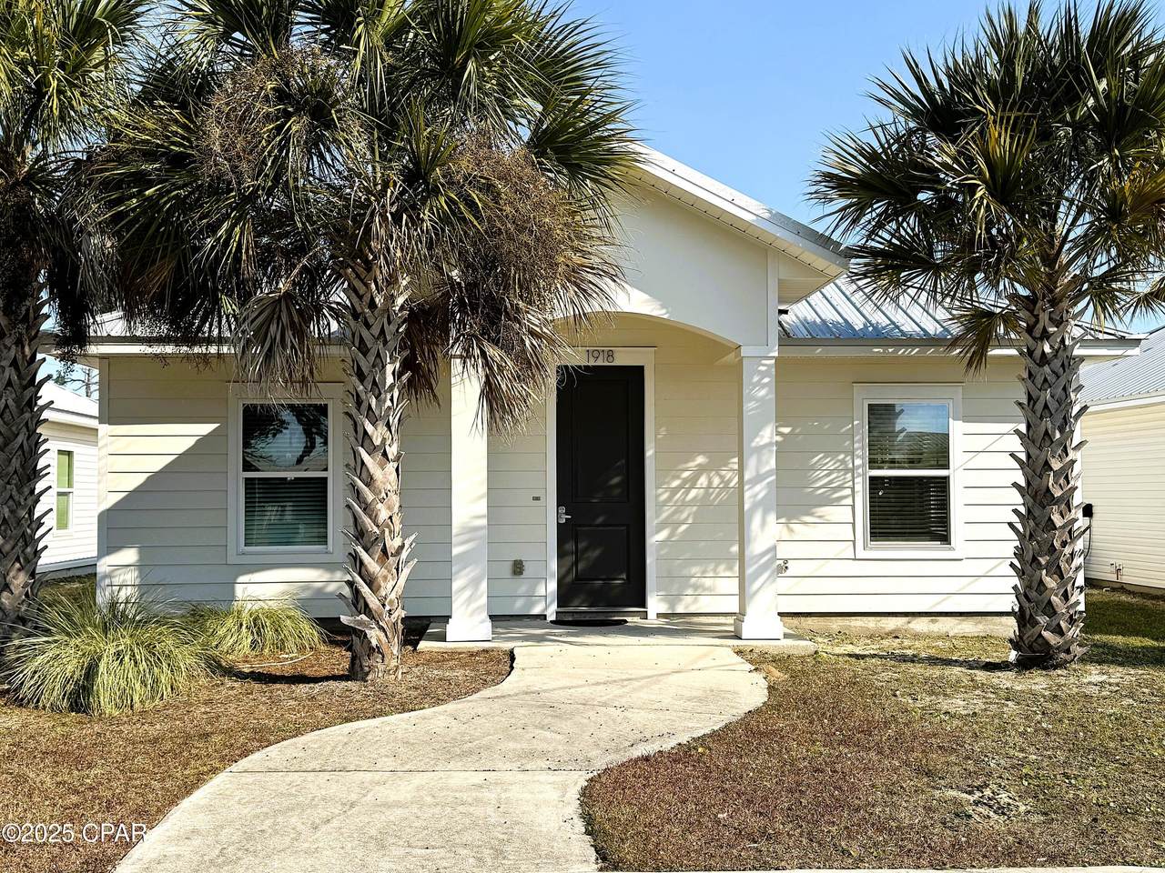 1918 Danford Avenue - Photo 1