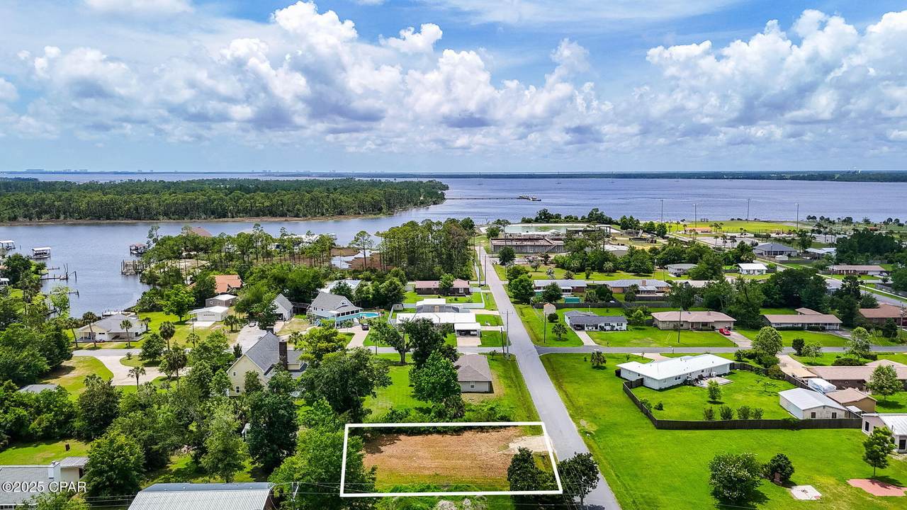 805 6th Street - Photo 1