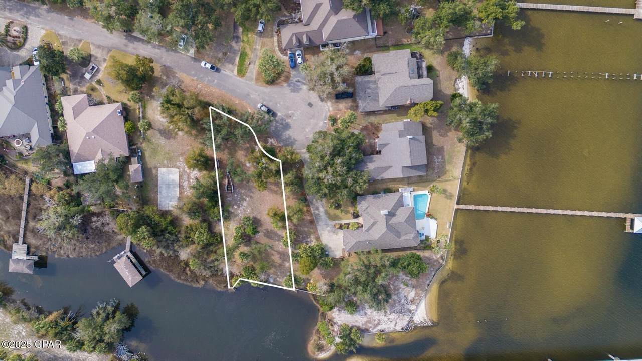 201 Harbour Pointe Drive - Photo 1