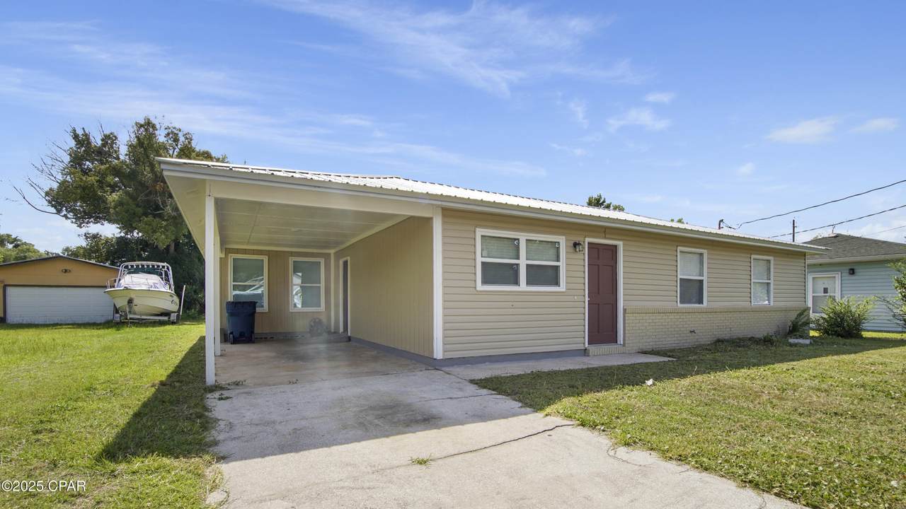 1613 Friendship Avenue - Photo 1