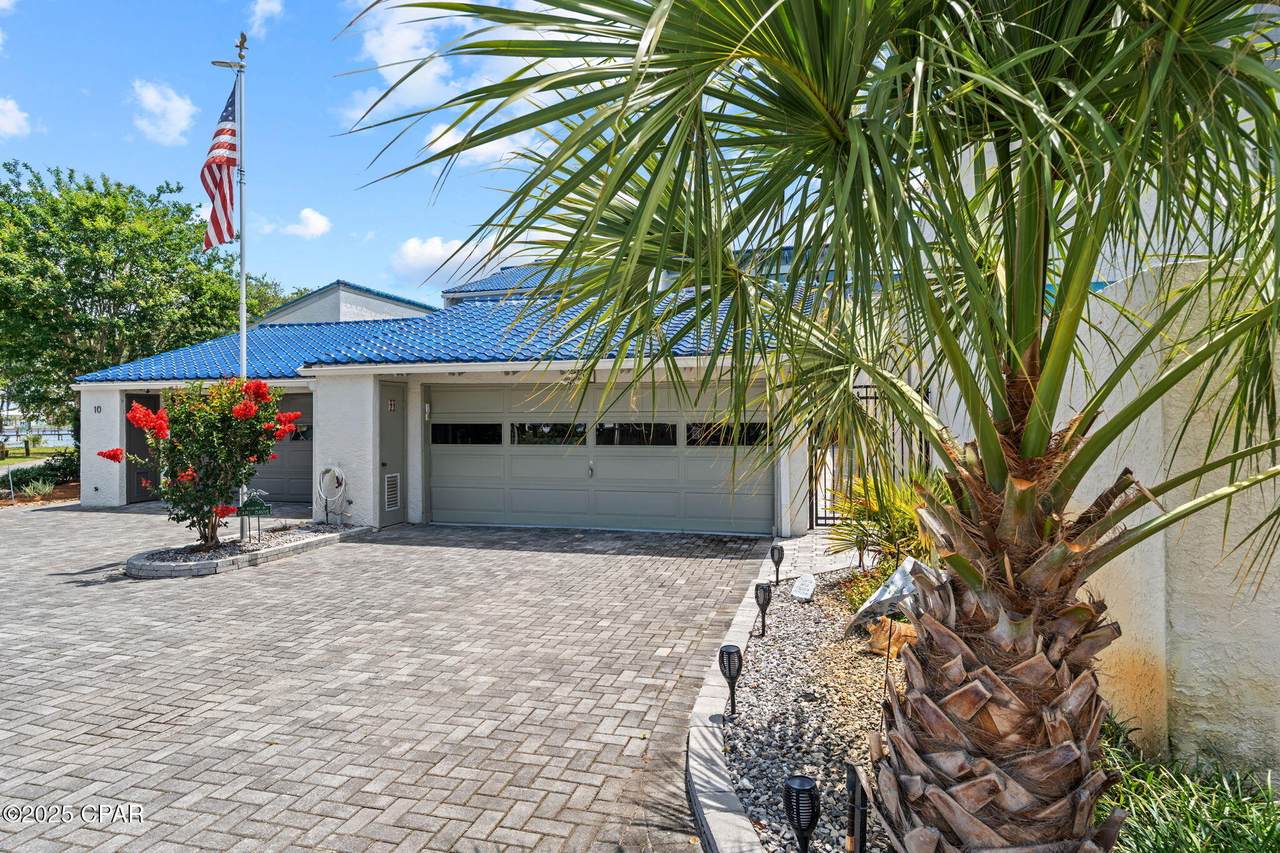 425 Bayshore Drive - Photo 1