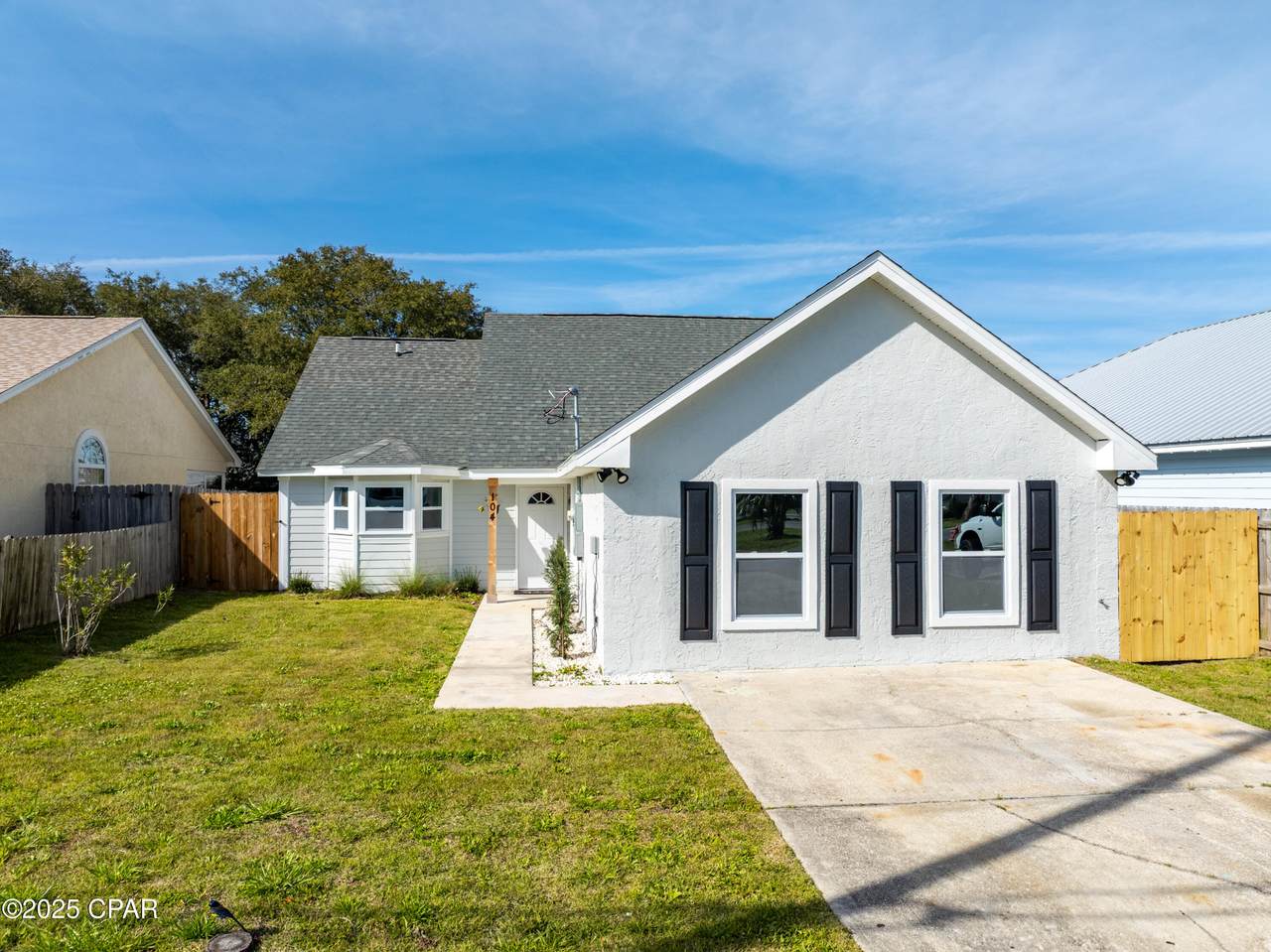 104 Oleander Circle - Photo 1
