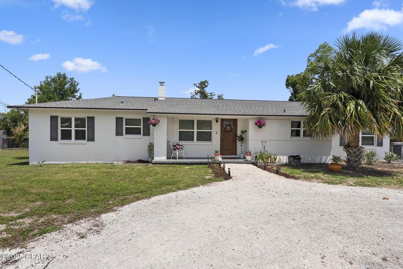 905 2nd Plaza - Photo 1