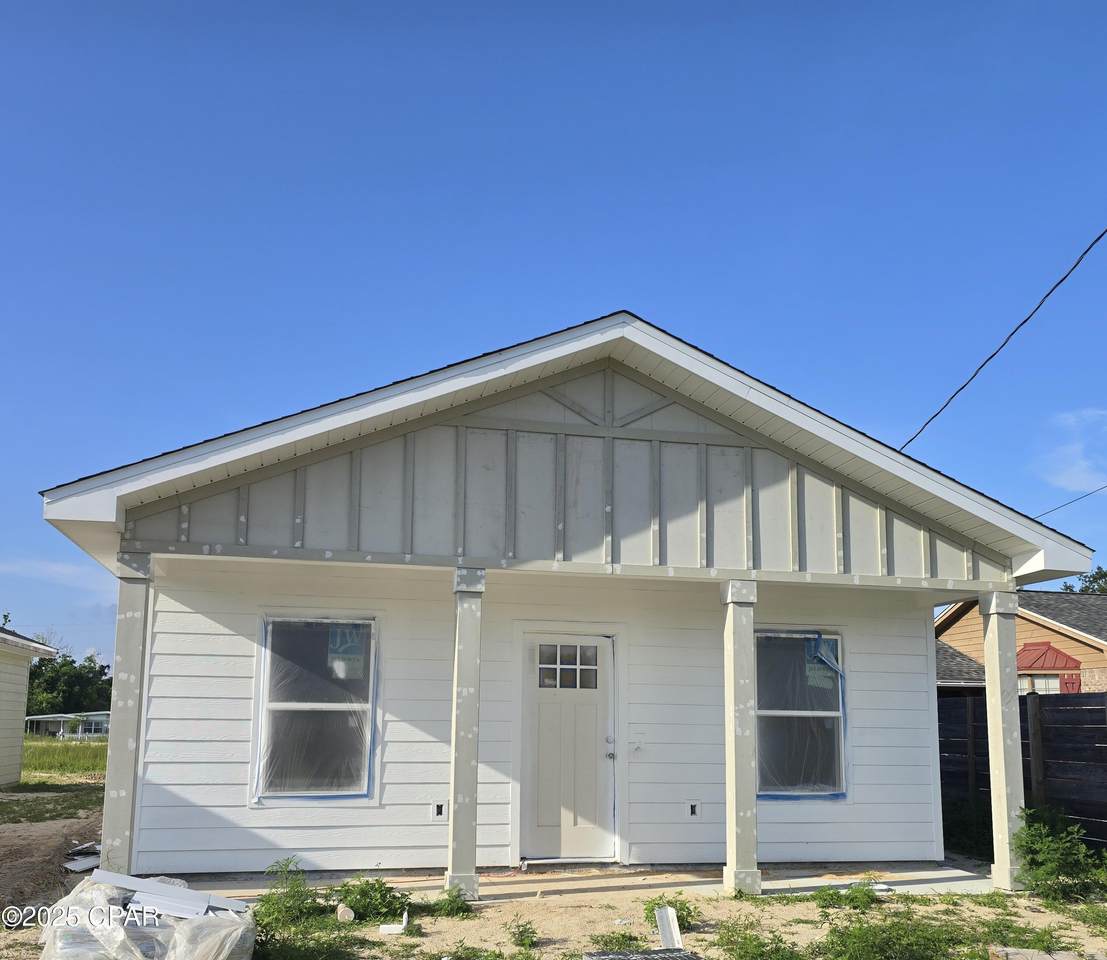 925 24th Street - Photo 1