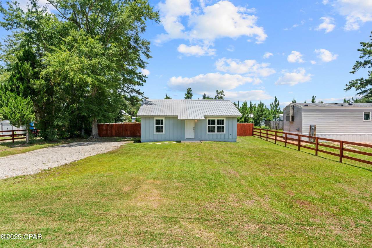 10490 Camellia Street - Photo 1