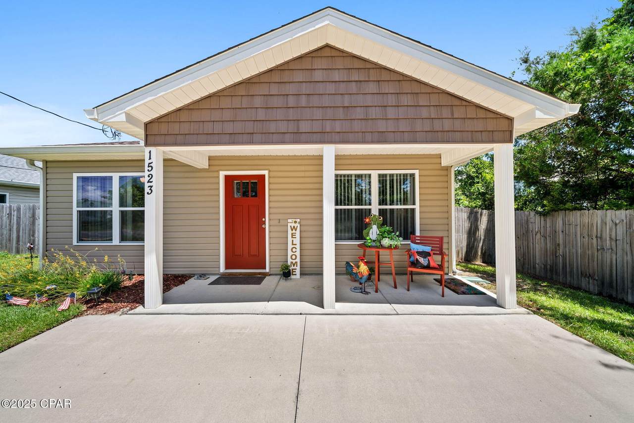 1523 2nd Street - Photo 1