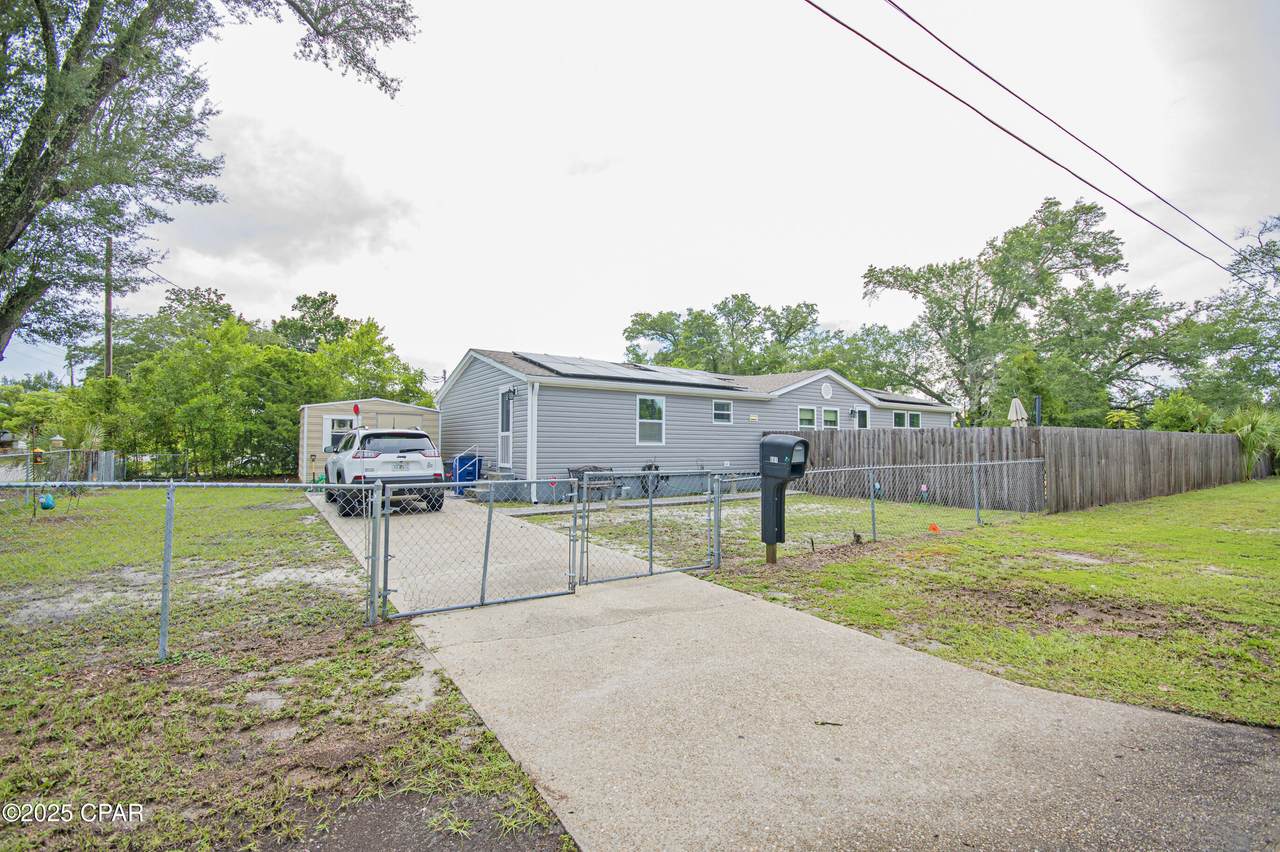 601 College Avenue - Photo 1