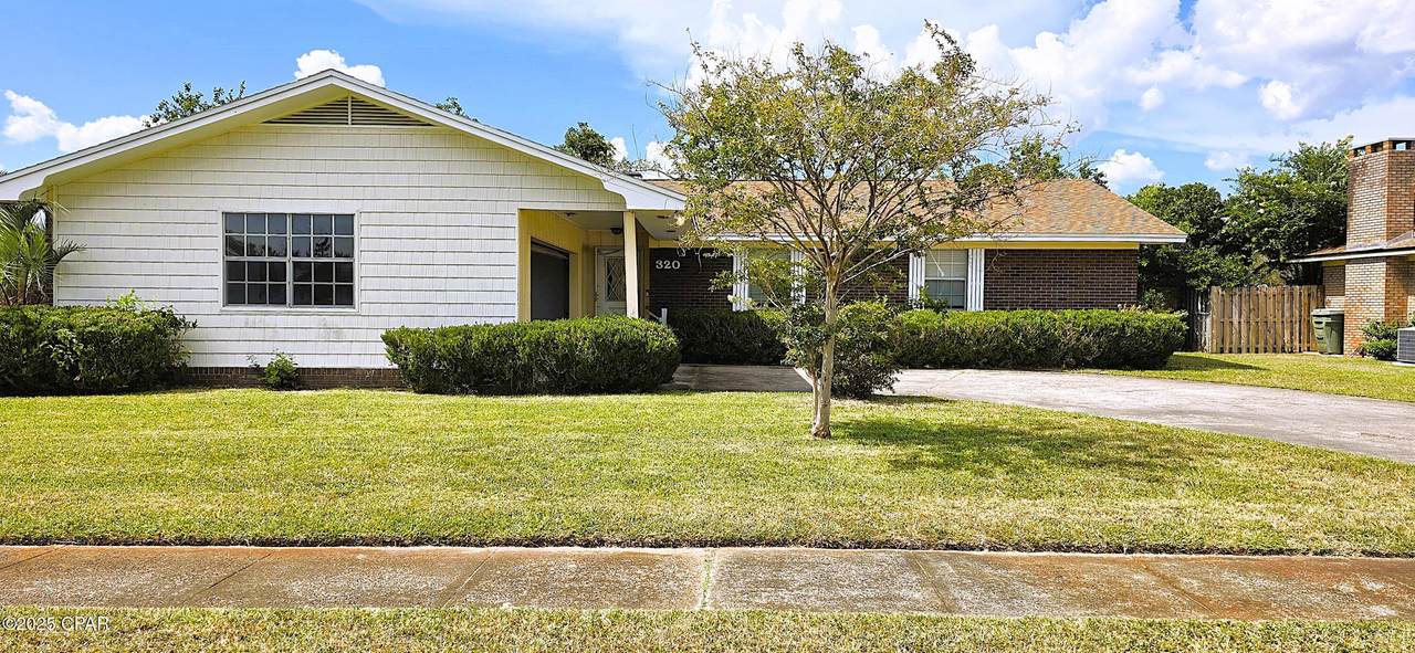 320 Alexander Drive - Photo 1
