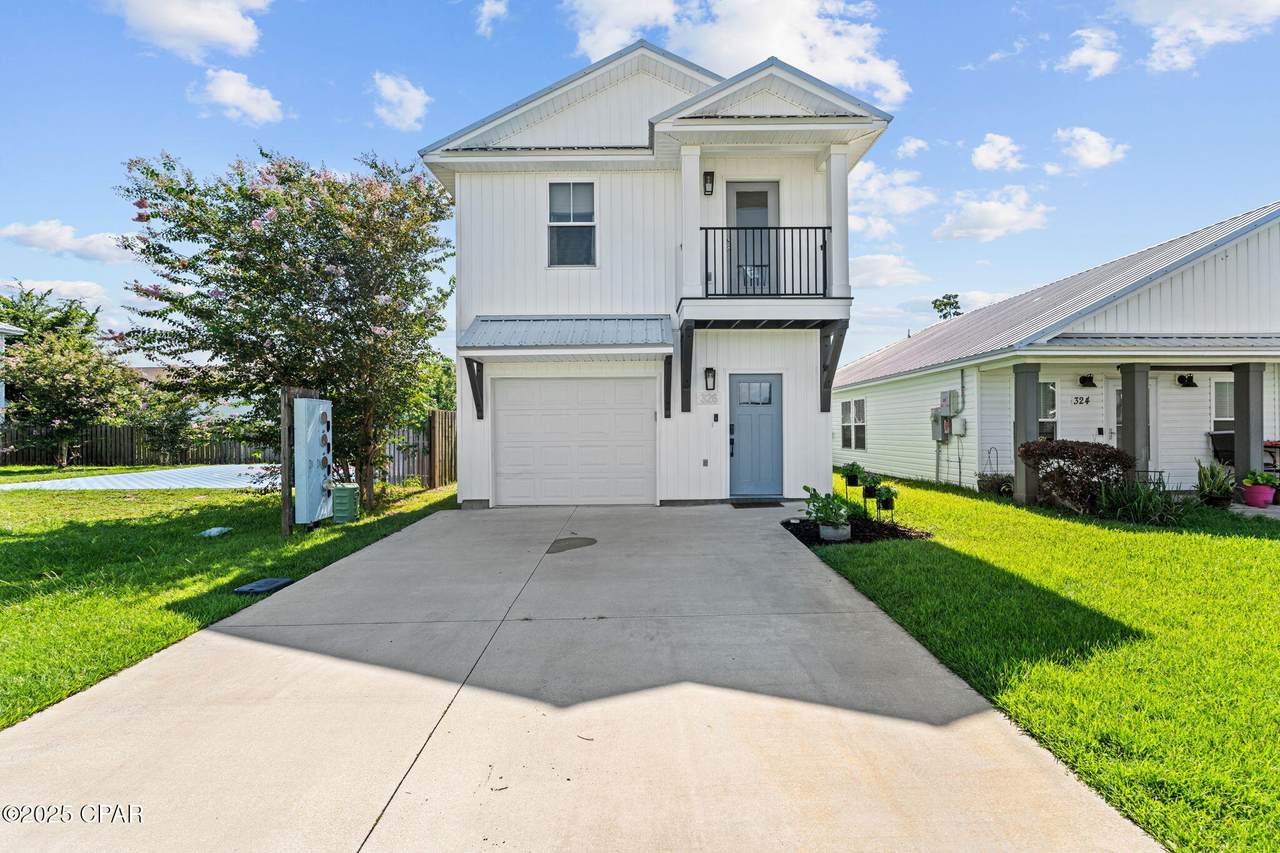 326 Raven Lane - Photo 1