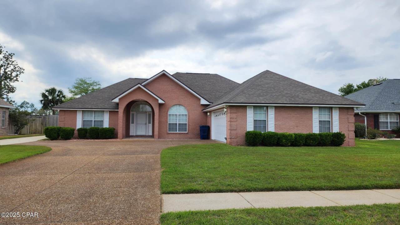 2513 Parkwood Drive - Photo 1