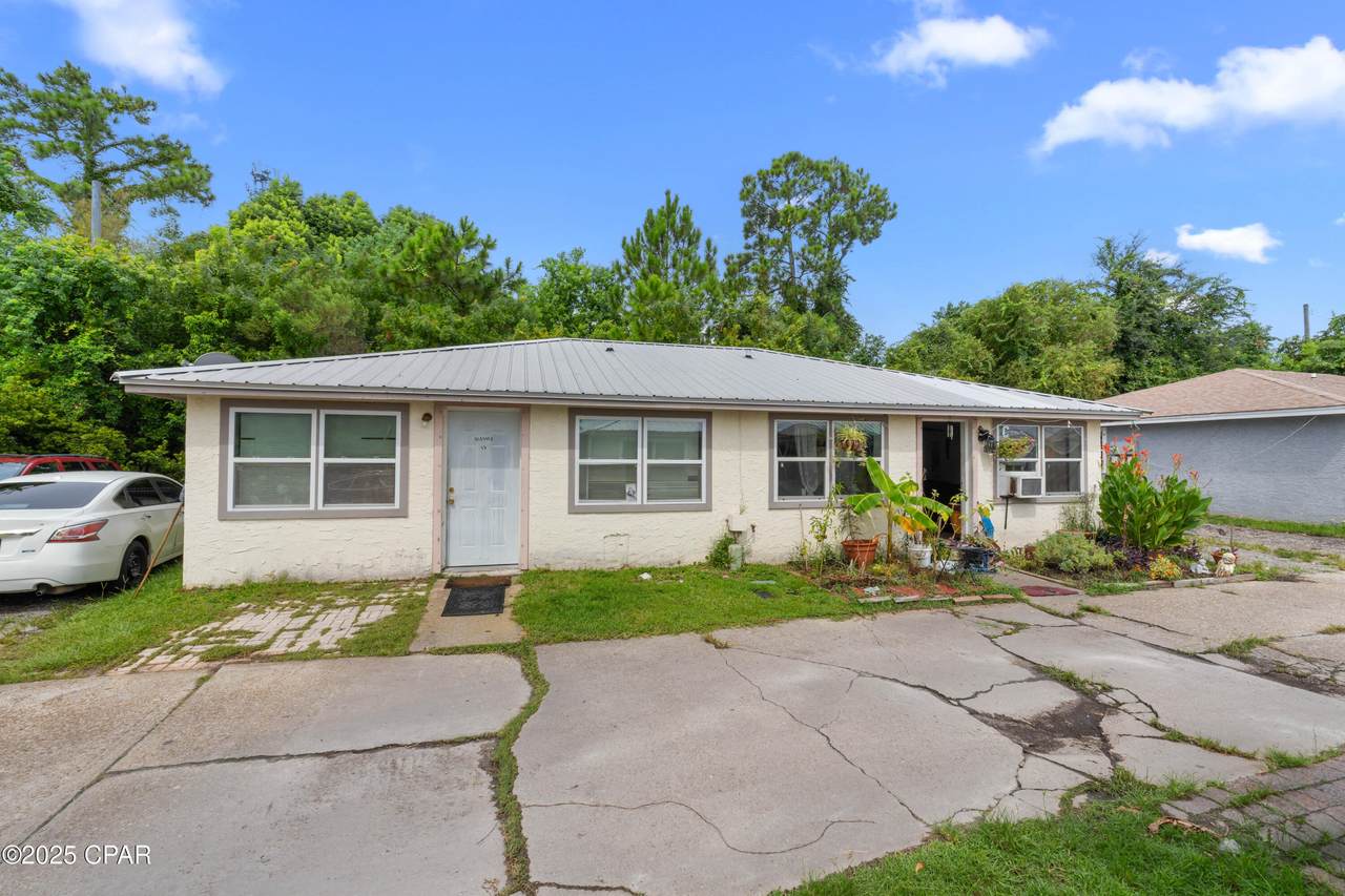 715 13th Street - Photo 1