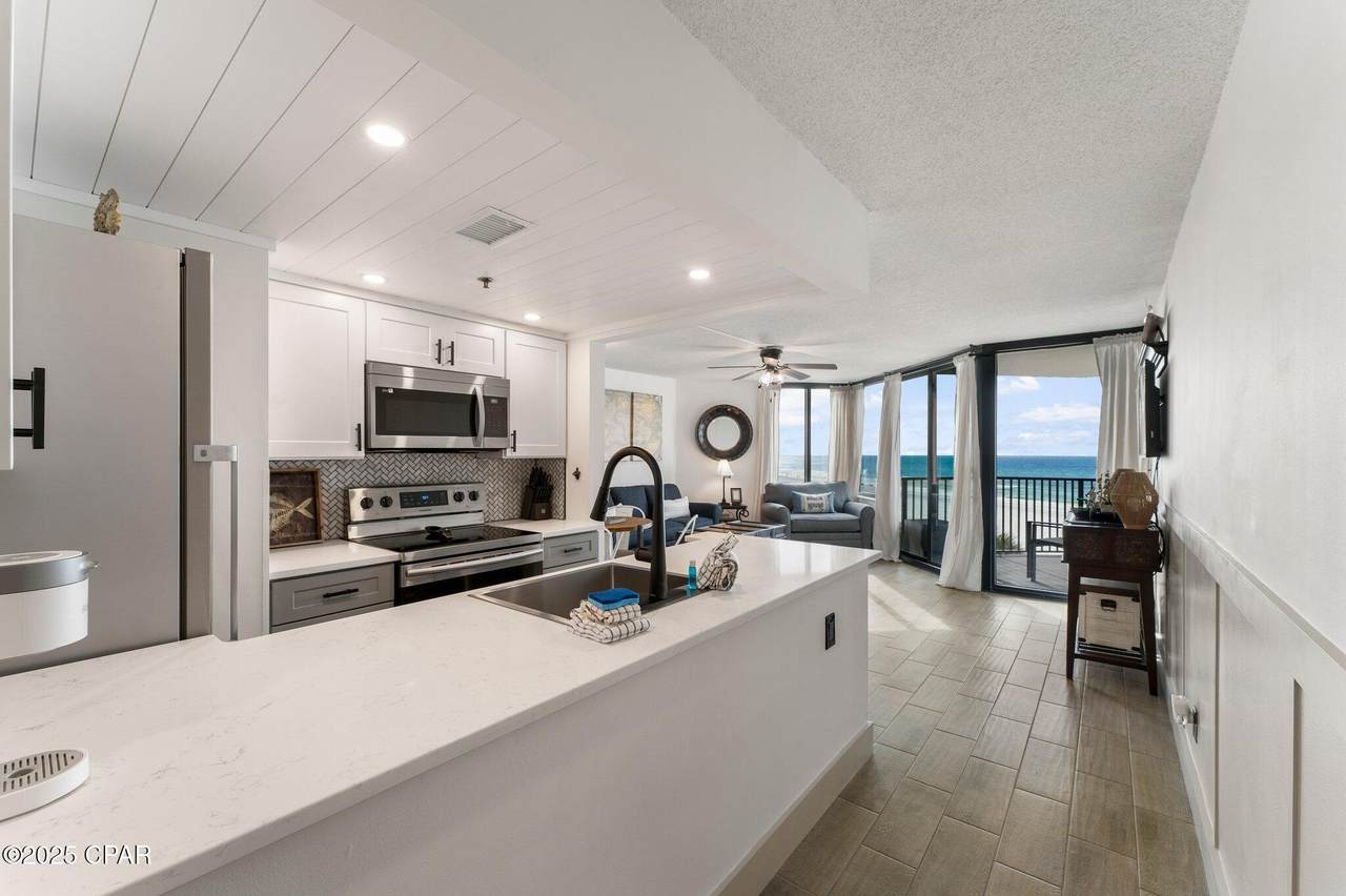 9850 Thomas Drive - Photo 1