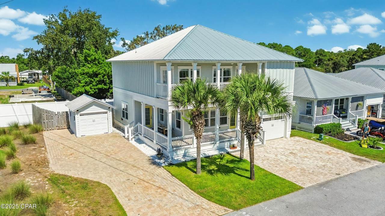 411 Paradise Boulevard - Photo 1