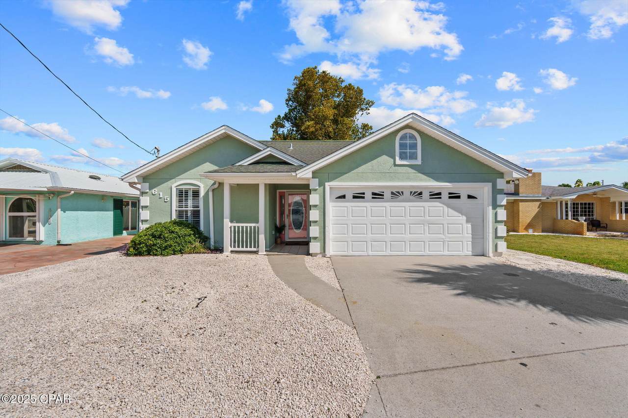 615 Poinsettia Court - Photo 1
