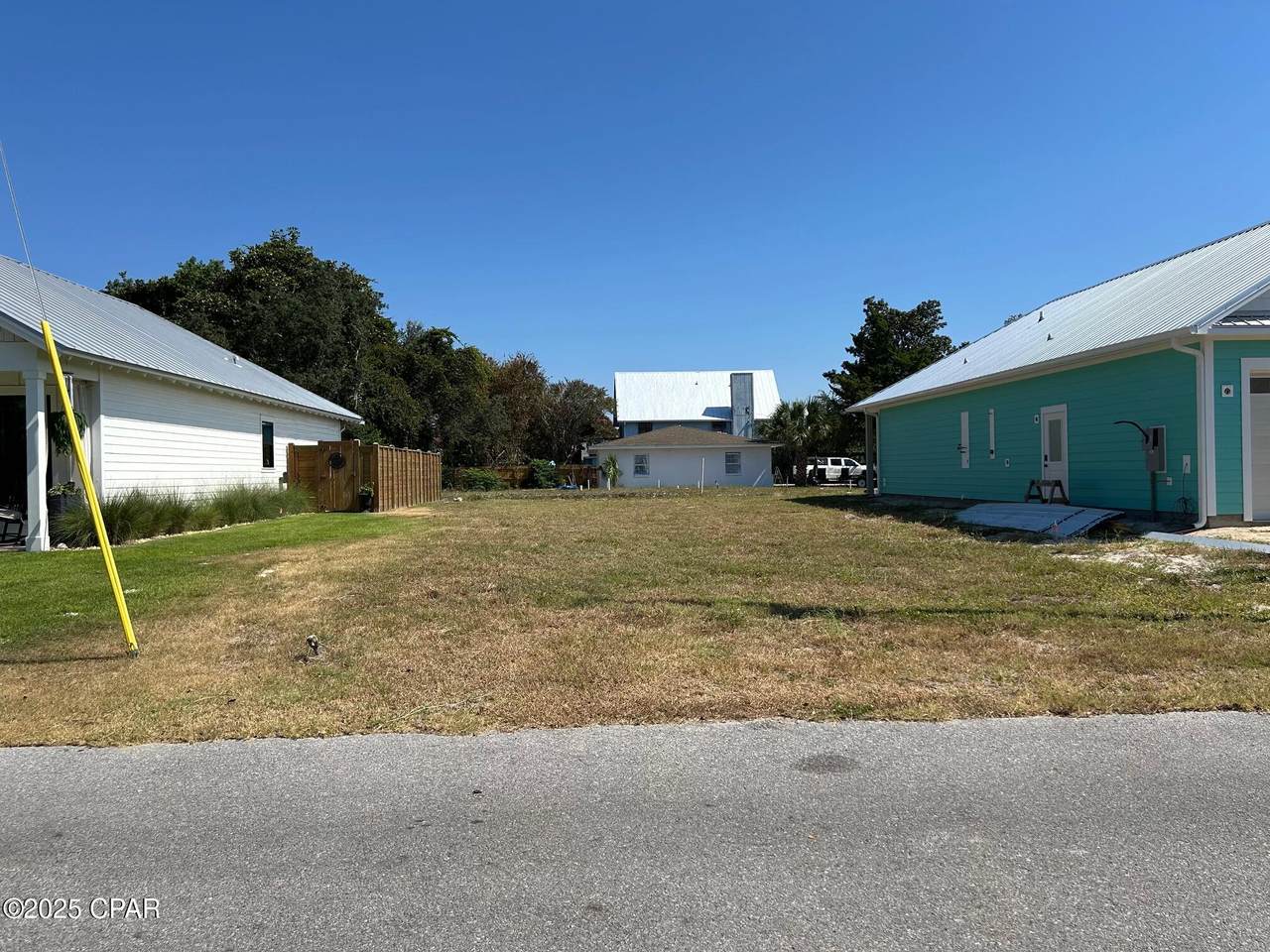 13902 Pelican Avenue - Photo 1