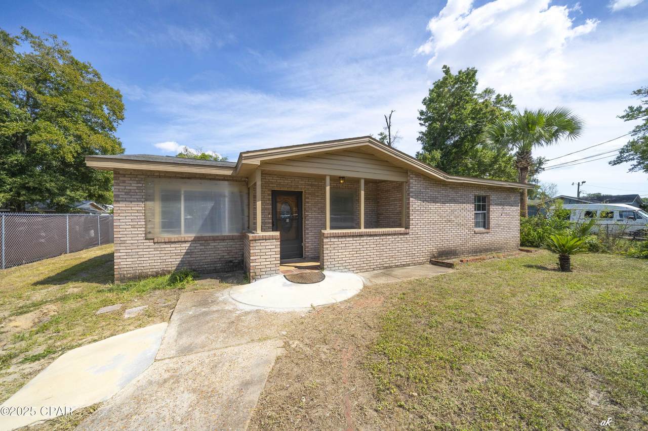 1522 Fountain Avenue - Photo 1