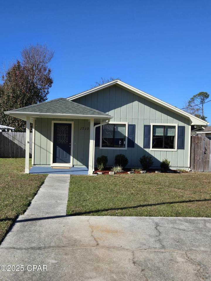 1710 Illinois Avenue - Photo 1