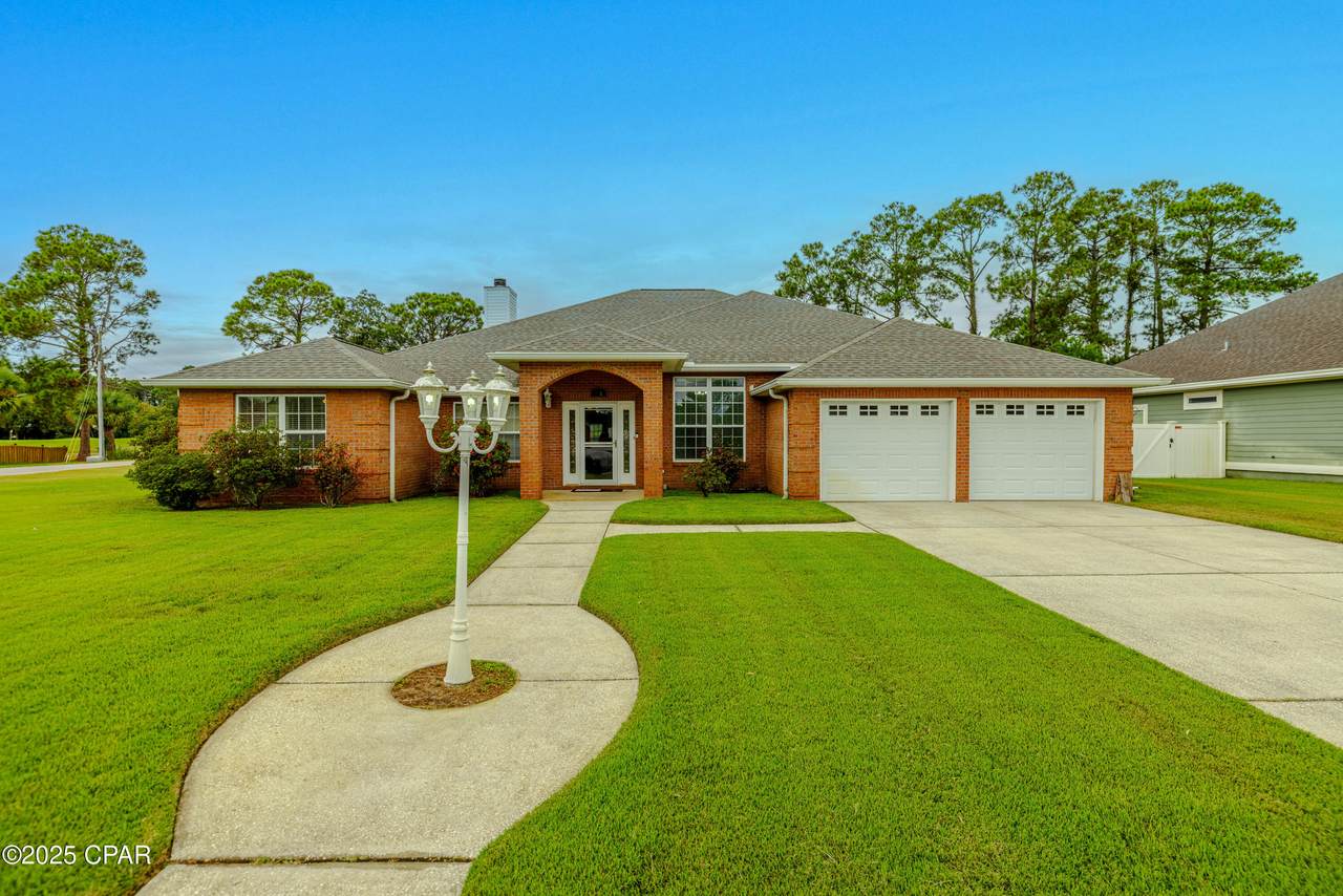 301 Eagle Drive - Photo 1