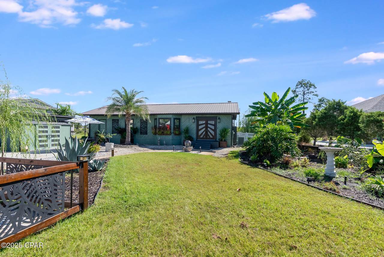 643 Berthe Avenue - Photo 1