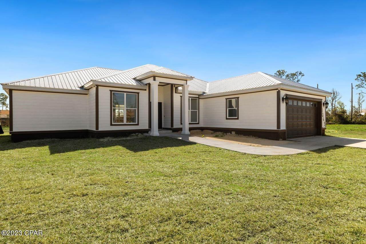 1043 Plantation Drive - Photo 1