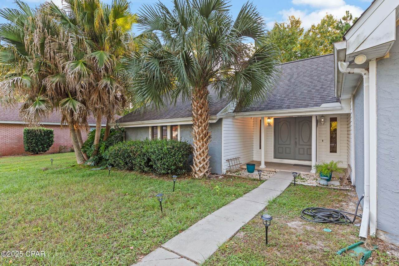 301 Fairway Boulevard - Photo 1