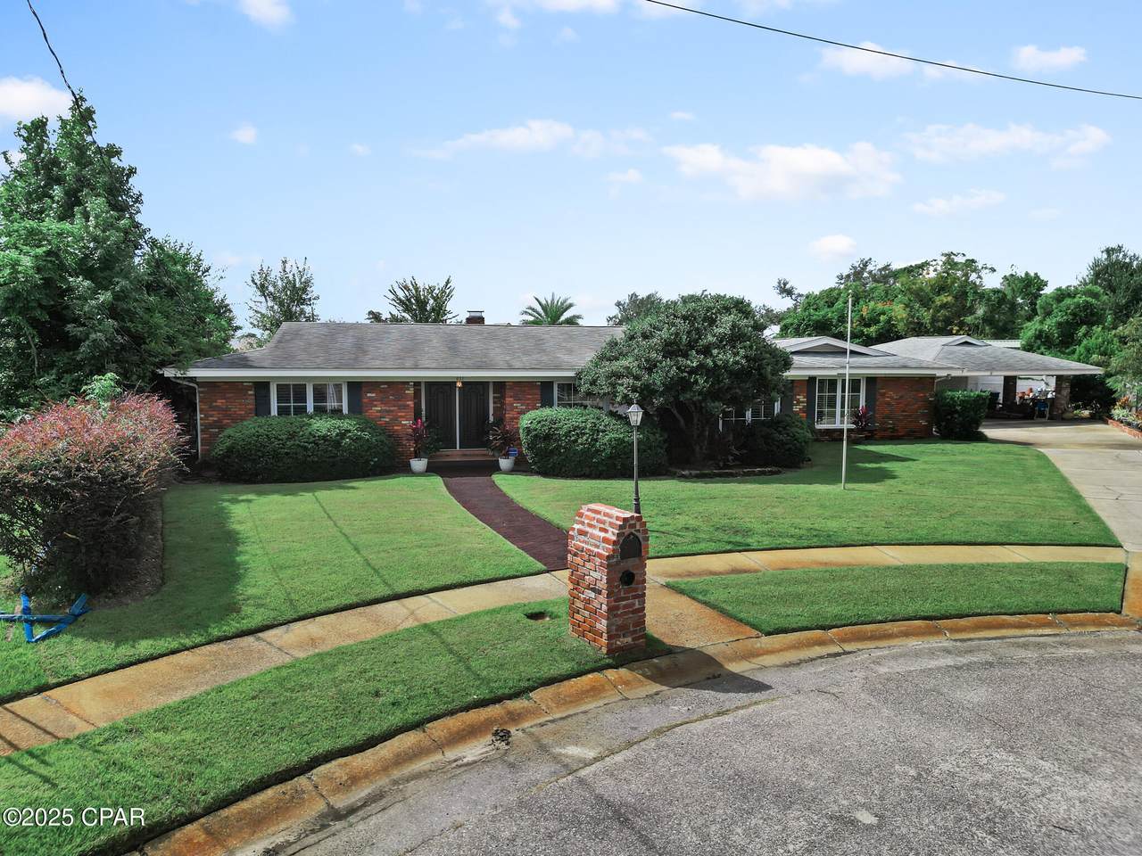 931 Andrew Circle - Photo 1