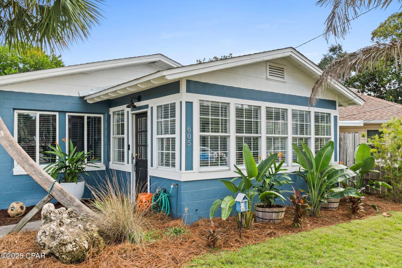 605 Wisteria Street - Photo 1