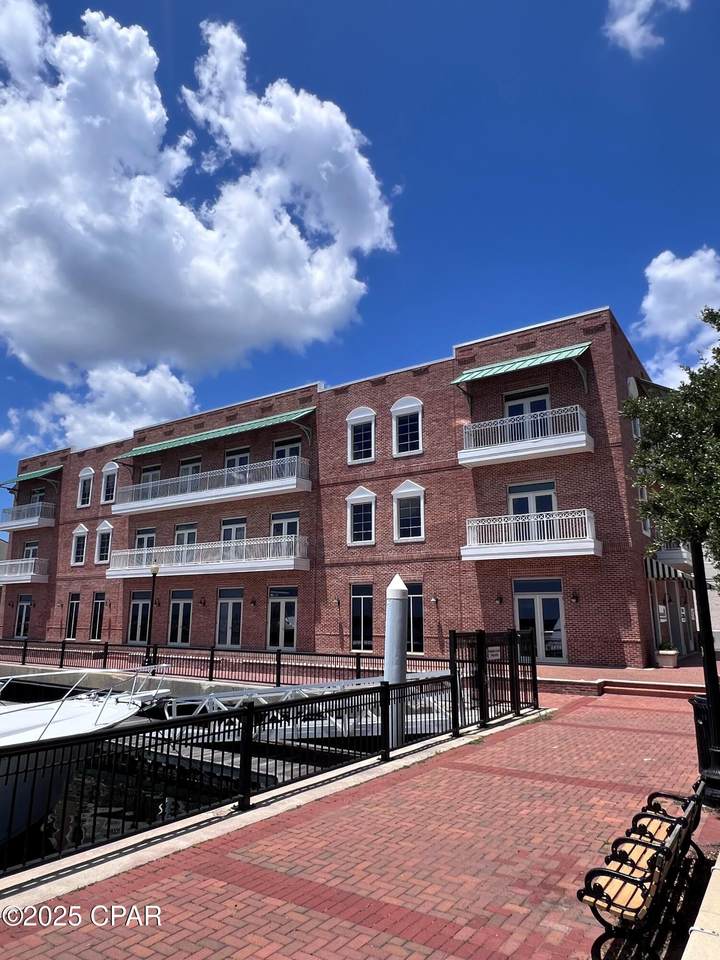 815 Palafox Street - Photo 1