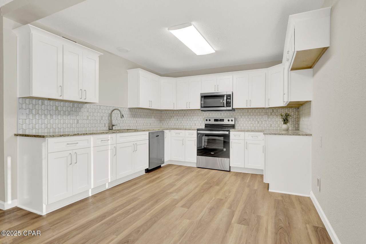 537 11th Street - Photo 1