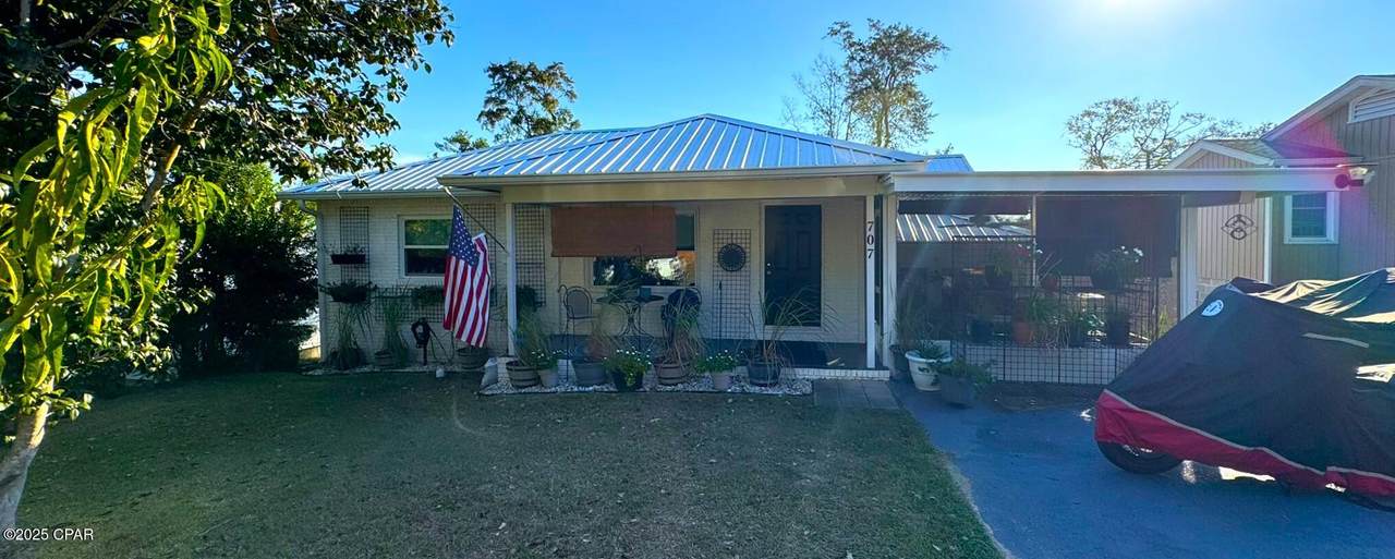 707 Morgan Avenue - Photo 1