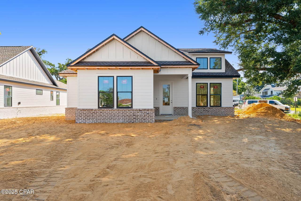 3116 Kings Drive - Photo 1