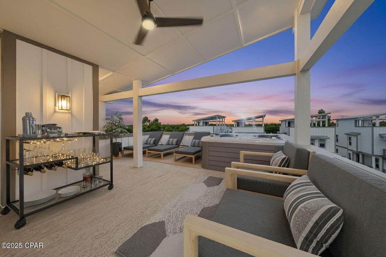 21 Queen Palm Drive - Photo 1