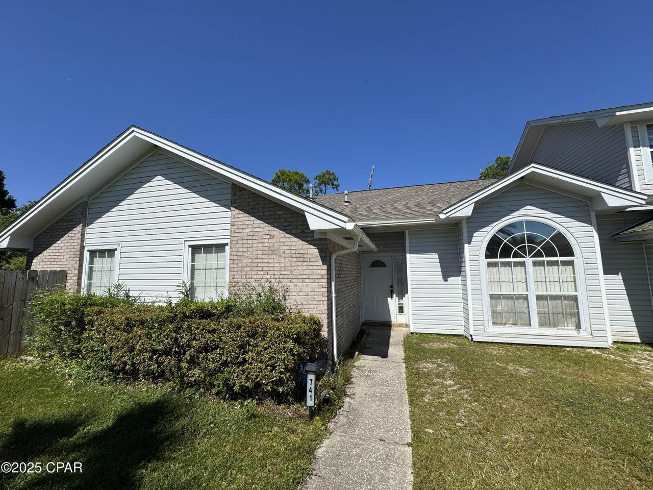 741 Cottonwood Court - Photo 1