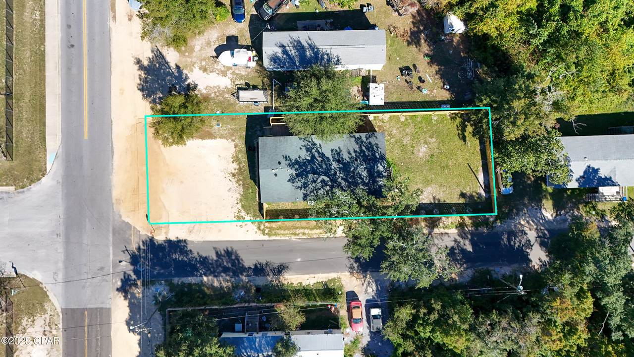 212 Everitt Avenue - Photo 1