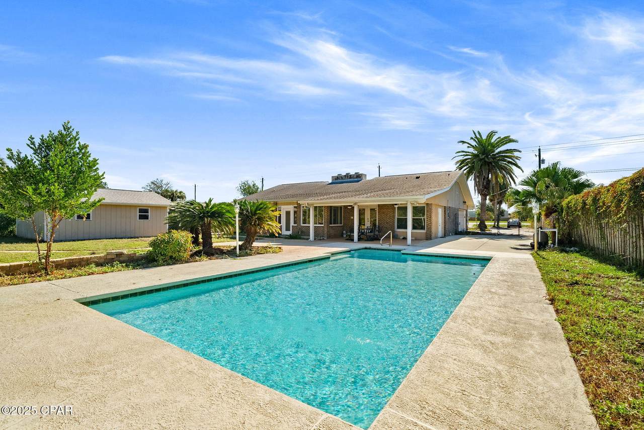 2212 Saint Andrews Boulevard - Photo 1