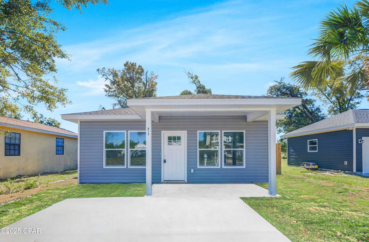 814 9th Court - Photo 1