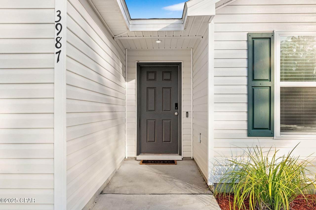 3987 Oxford Avenue - Photo 1