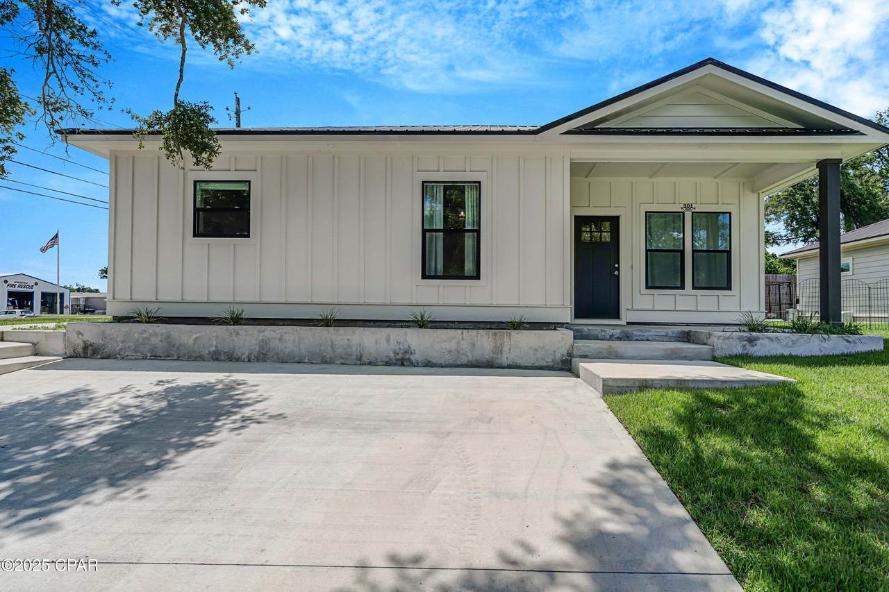 301 Detroit Avenue - Photo 1