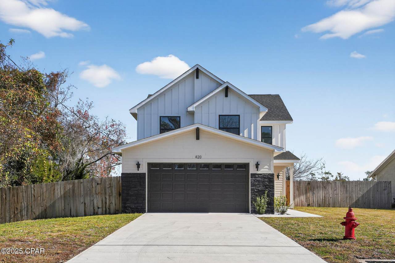 420 Lacosta Avenue - Photo 1