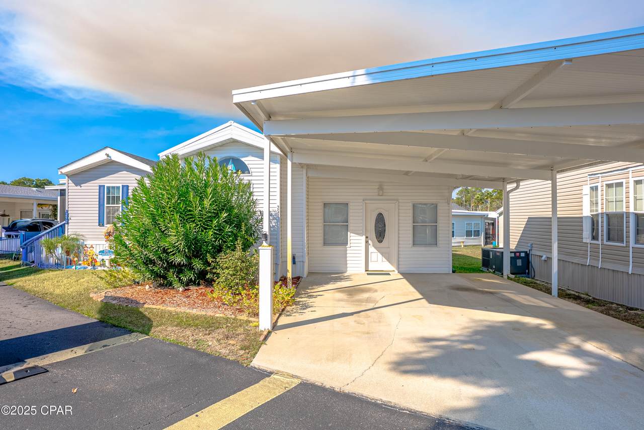 1219 Thomas Drive - Photo 1