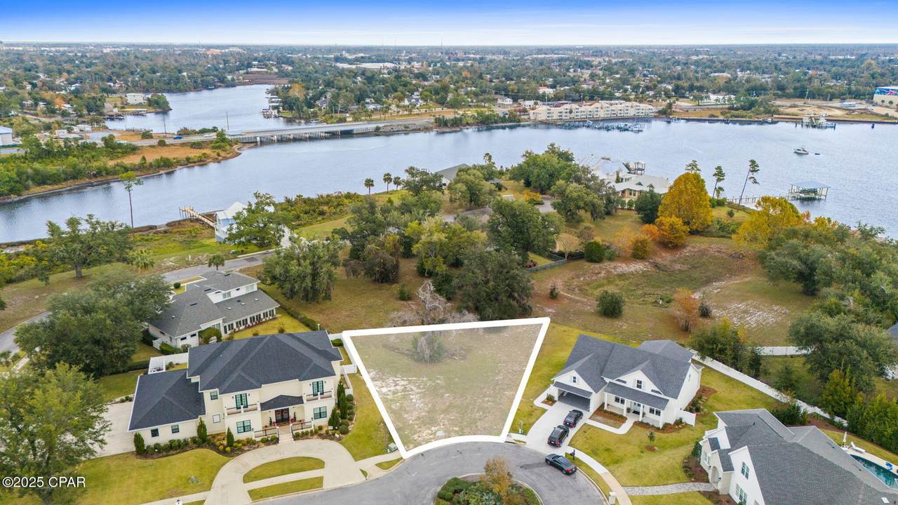 335 Watson Bayou Circle - Photo 1