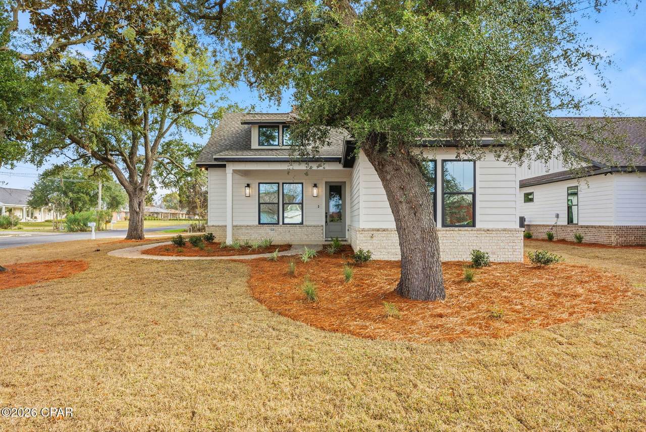 3123 Kings Drive - Photo 1